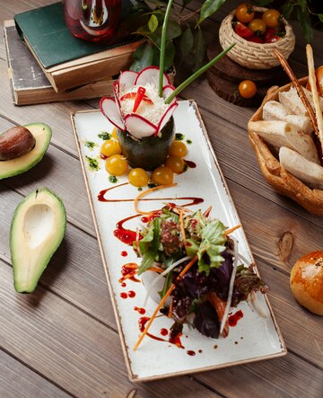 plate-vegetable-salad-with-lettuce-dark-basil